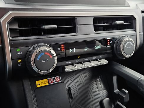 Used 2025 Toyota 4Runner TRD Off-Road image 15