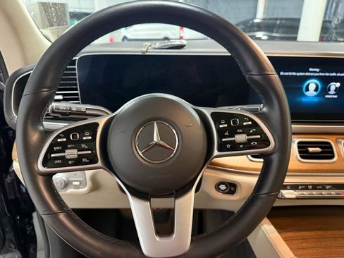 Used 2020 Mercedes-Benz GLS 450 4MATIC image 4