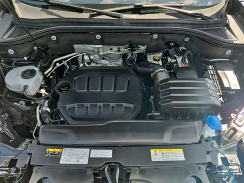 Used 2025 Volkswagen Atlas SE FWD image 32