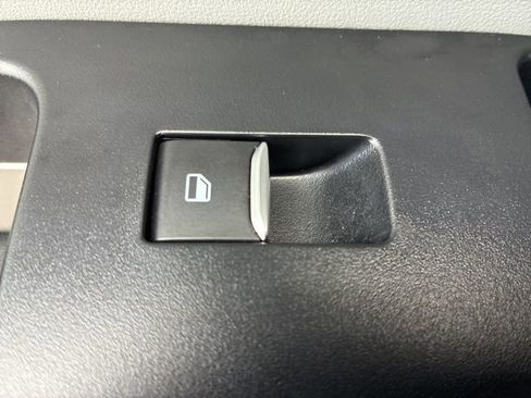 Used 2022 Ford Explorer XLT w/ Equipment Group 202A image 42