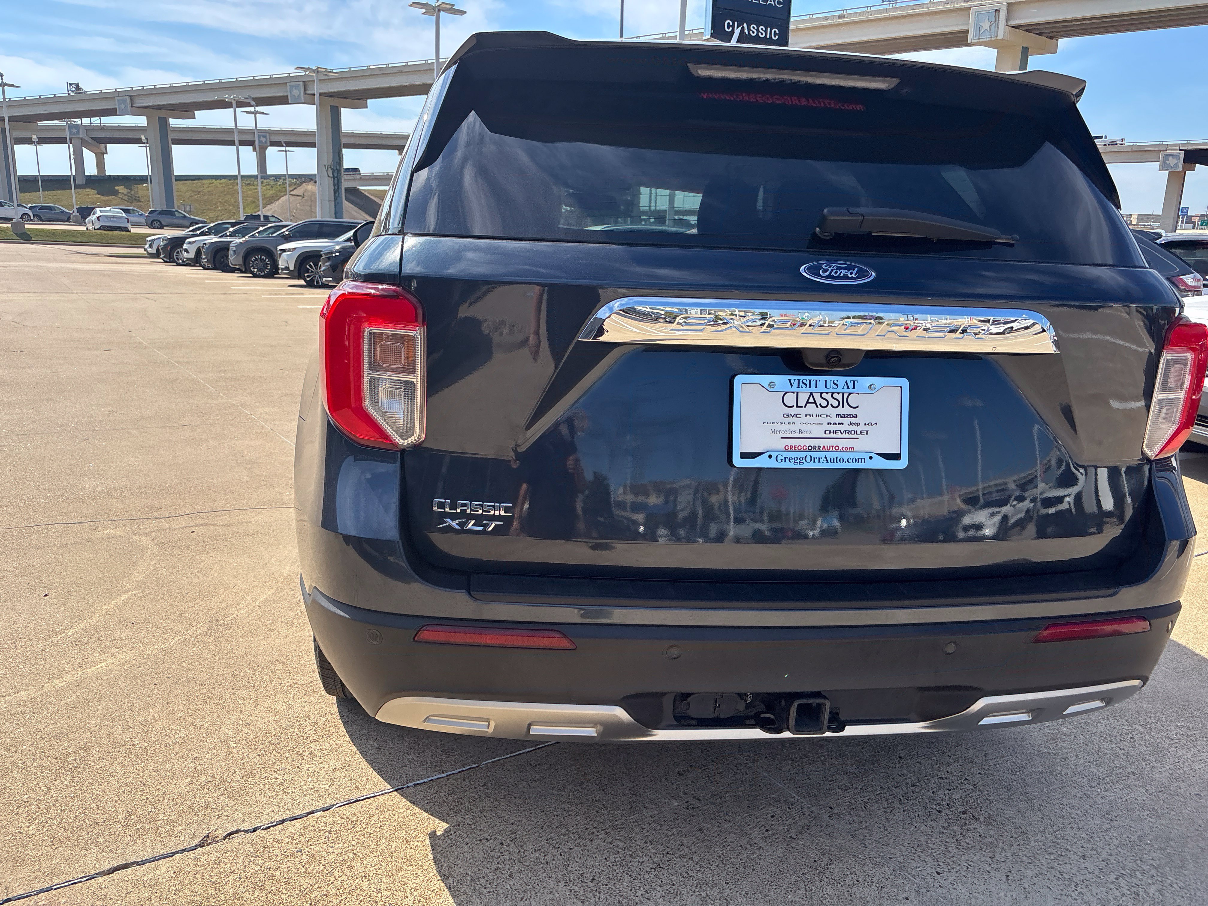 Used 2024 Ford Explorer XLT w/ Equipment Group 202A RWD image 8