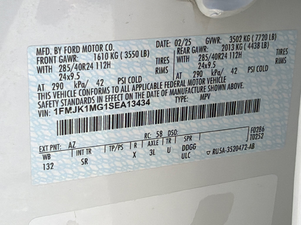 Used 2025 Ford Expedition Max Platinum w/ Platinum Ultimate Package AWD/4WD image 35
