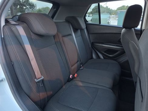 Used 2022 Chevrolet Trax LS w/ Tint and Cruise Package FWD image 18