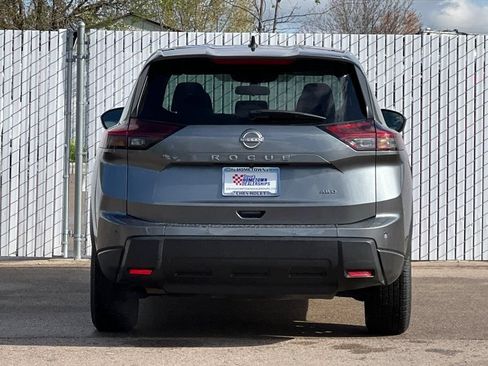 Used 2024 Nissan Rogue S AWD/4WD image 5