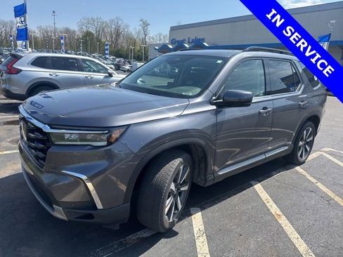 Used 2023 Honda Pilot Touring image 3