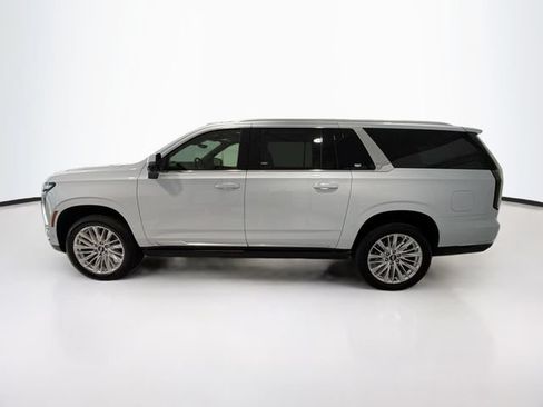 Certified 2026 Cadillac Escalade ESV Luxury AWD/4WD image 5