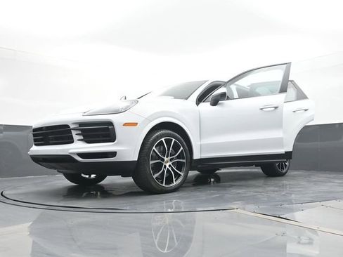 Certified 2023 Porsche Cayenne image 31