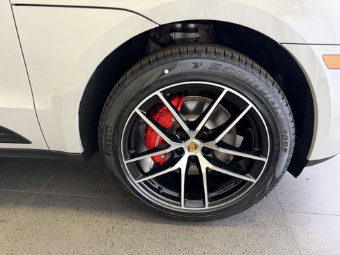 New 2026 Porsche Macan S image 13
