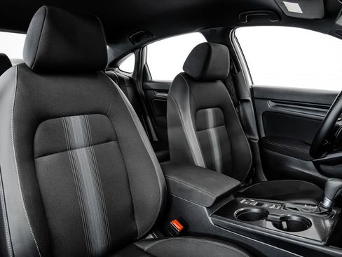 Used 2025 Honda Civic Sport image 30