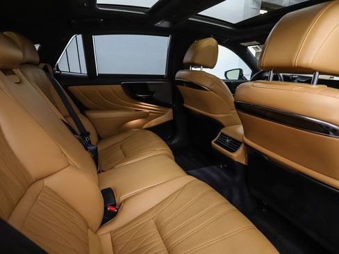 Used 2024 Lexus LS 500 AWD w/ Luxury Package image 24