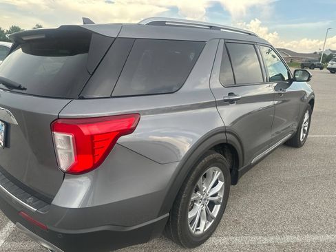 Used 2022 Ford Explorer Limited w/ Equipment Group 301A RWD image 6