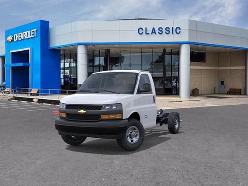 New 2026 Chevrolet Express 3500 w/ Power Convenience Package RWD image 8