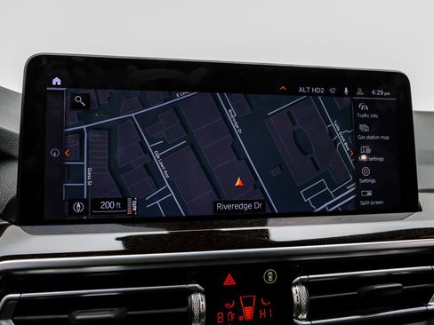 Used 2024 BMW X4 xDrive30i w/ Parking Assistance Package image 25