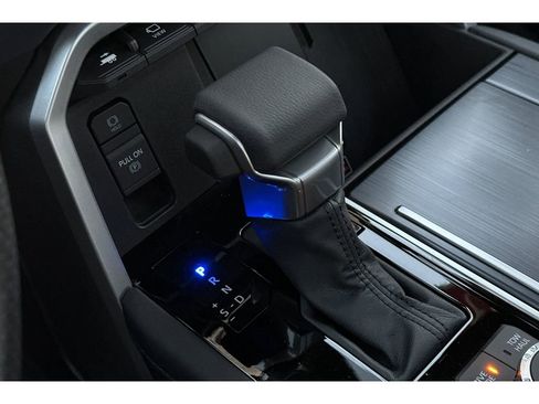 Used 2025 Toyota Tundra Platinum image 23