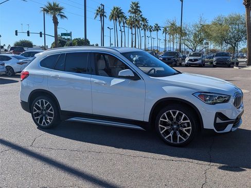 Used 2022 BMW X1 xDrive28i w/ Premium Package image 6