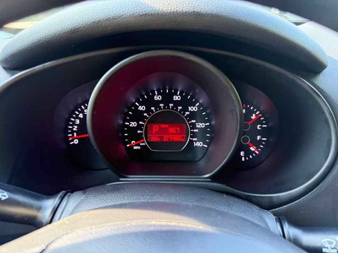 Used 2015 Kia Soul FWD image 16