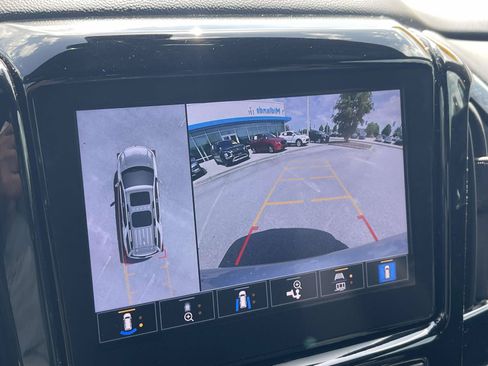 Used 2022 Chevrolet Traverse RS FWD image 27
