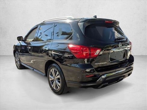 Used 2019 Nissan Pathfinder SL image 8