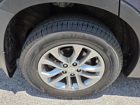 Used 2020 Hyundai Santa Fe SE AWD/4WD image 18