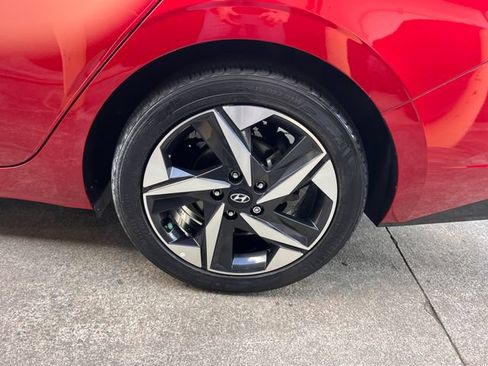 Used 2022 Hyundai Elantra Limited FWD image 36