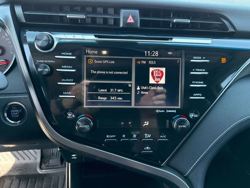 Used 2019 Toyota Camry XSE image 20