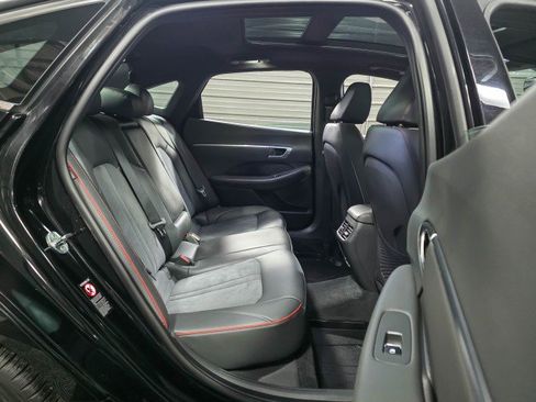 Used 2022 Hyundai Sonata SEL Plus w/ Preferred Accessory Package image 17