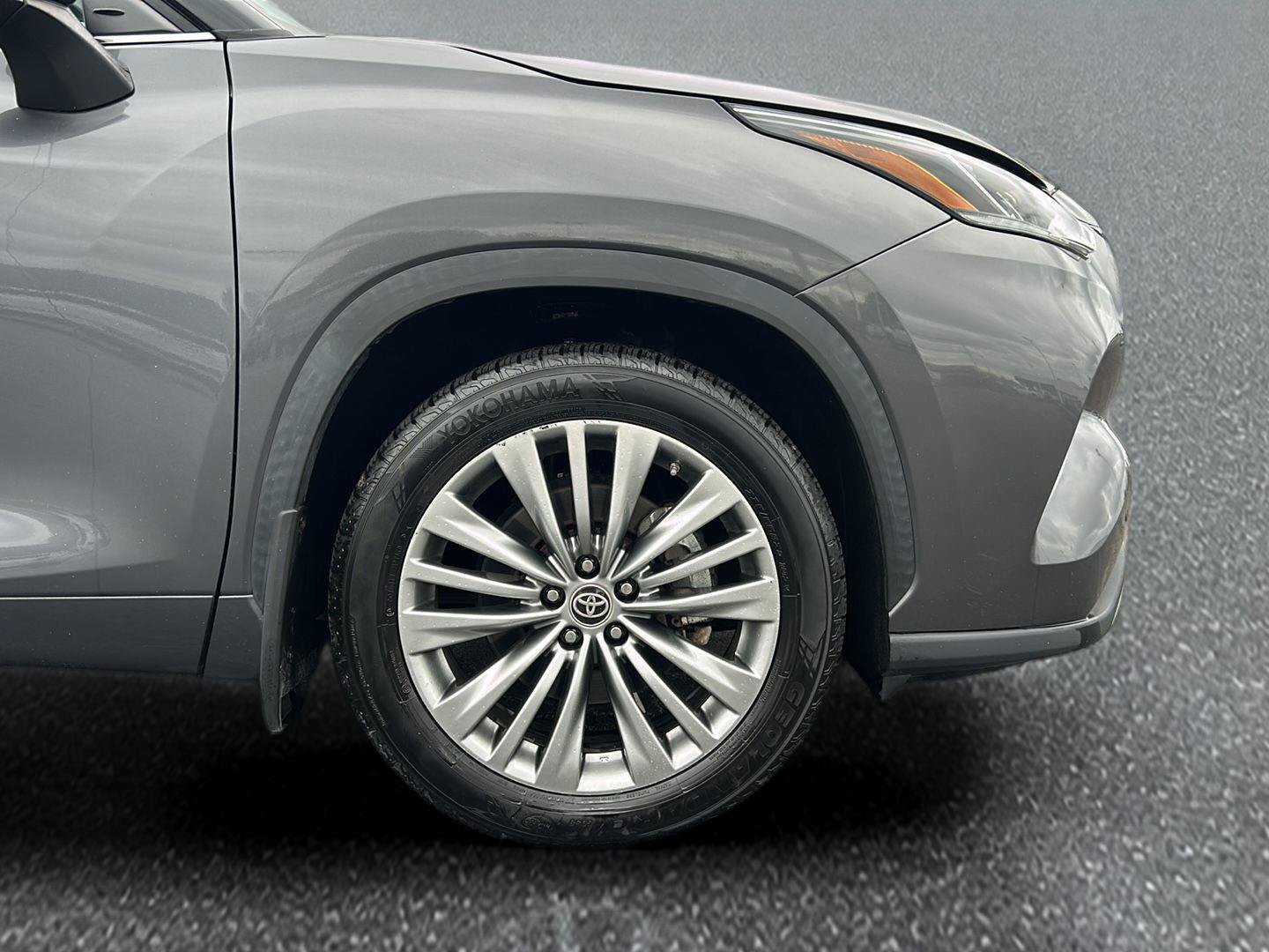 Used 2021 Toyota Highlander Platinum AWD/4WD image 11