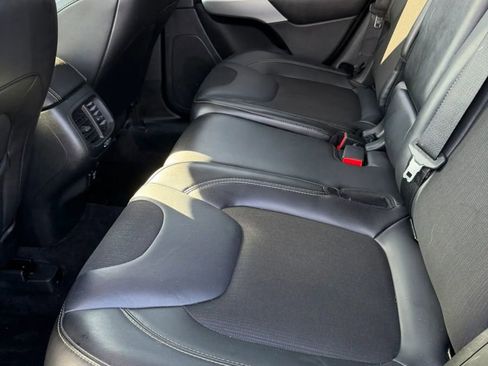 Used 2018 Jeep Cherokee Latitude Plus image 15