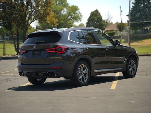 Used 2023 BMW X3 xDrive30i w/ Premium Package w/ZPA AWD/4WD image 5
