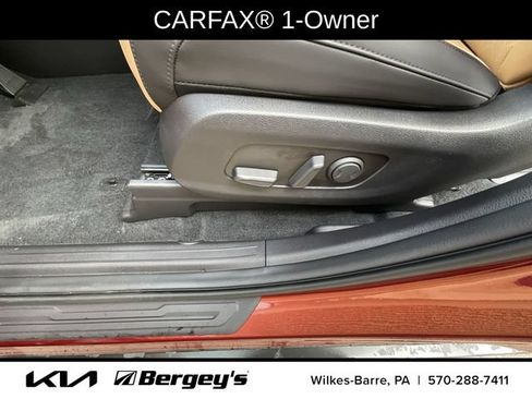 Certified 2024 Kia Carnival EX FWD image 3