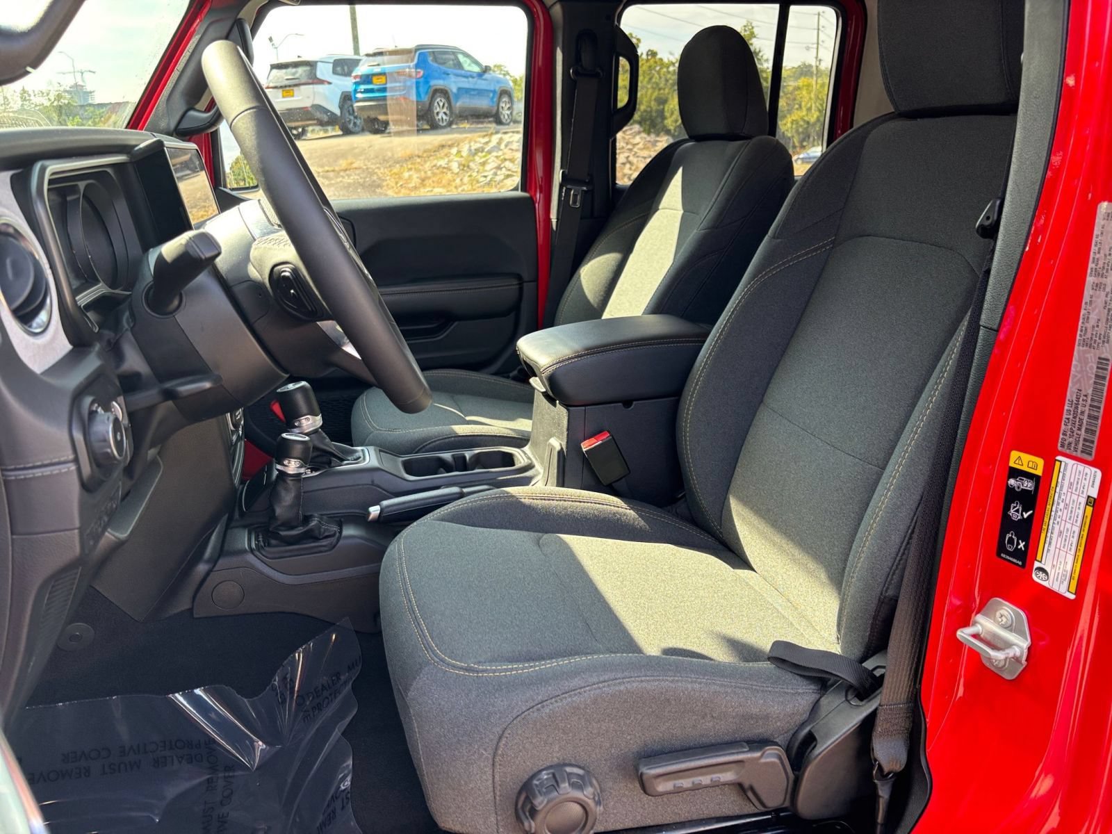 Used 2025 Jeep Wrangler Unlimited Sahara AWD/4WD image 35