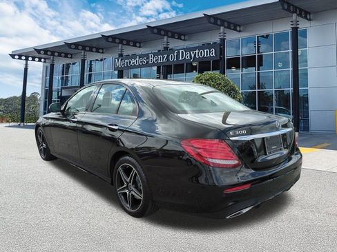 Certified 2019 Mercedes-Benz E 300 4MATIC image 6