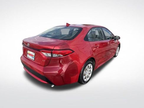 Used 2021 Toyota Corolla LE image 5