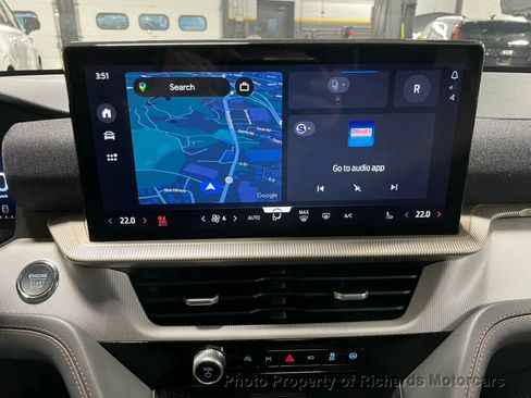 Used 2025 Ford Explorer Active w/ Active Comfort Package image 12