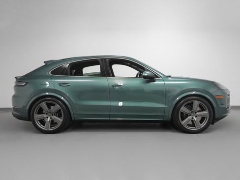New 2025 Porsche Cayenne Turbo image 13