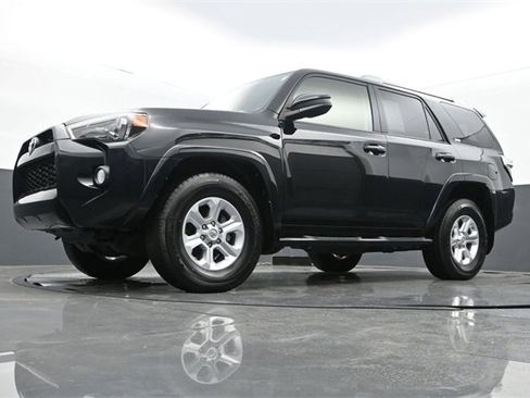 Used 2018 Toyota 4Runner SR5 image 28