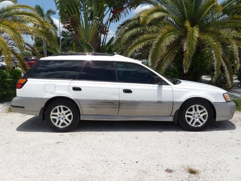Used 2001 Subaru Outback Wagon image 9