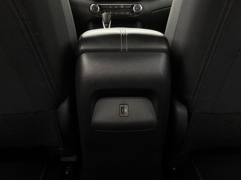 Used 2025 Nissan Sentra SV FWD image 12