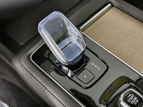 New 2026 Volvo XC90 B6 Plus w/ Protection Package Premier AWD/4WD image 17