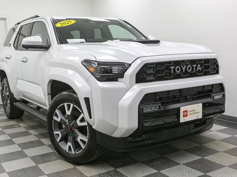 Used 2025 Toyota 4Runner TRD Sport Premium image 3