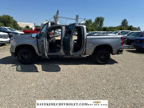 Used 2025 Chevrolet Silverado 1500 LT Trail Boss w/ LT Trail Boss Premium Package AWD/4WD image 33