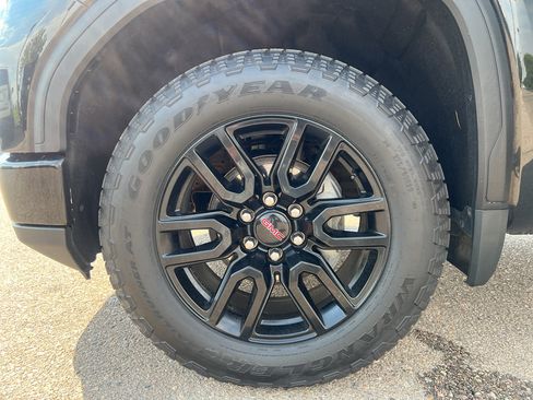 Used 2023 GMC Sierra 1500 Elevation w/ Preferred Package AWD/4WD image 38