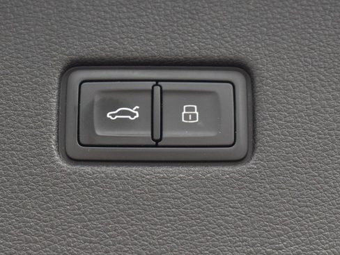 Used 2019 Audi Q8 Premium Plus AWD/4WD image 47