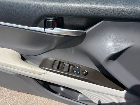 Used 2022 Toyota Camry LE w/ Carpet Mat Package (TMS) FWD image 18