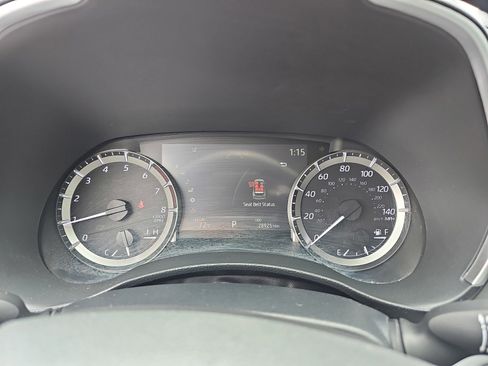 Used 2023 Toyota Highlander XLE FWD image 21