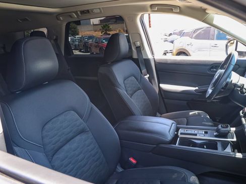 Used 2025 Nissan Pathfinder SV w/ SV Premium Package FWD image 21