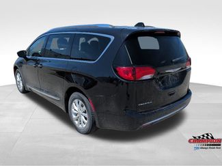 Used 2018 Chrysler Pacifica Touring-L FWD video 3