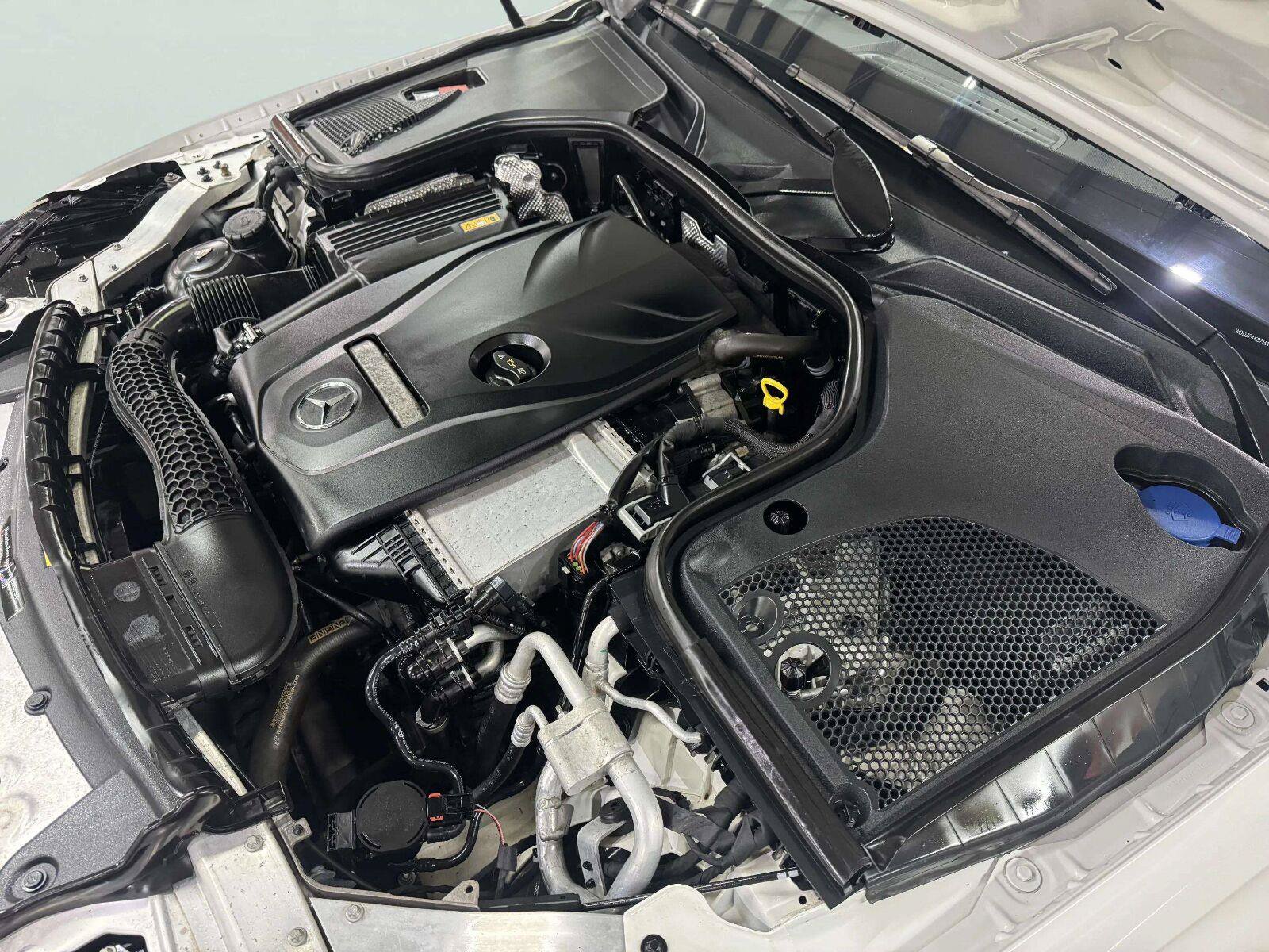 Used 2017 Mercedes-Benz E 300 4MATIC image 28
