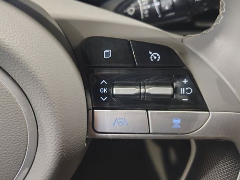 Used 2023 Hyundai Elantra SEL w/ Convenience Package FWD image 17