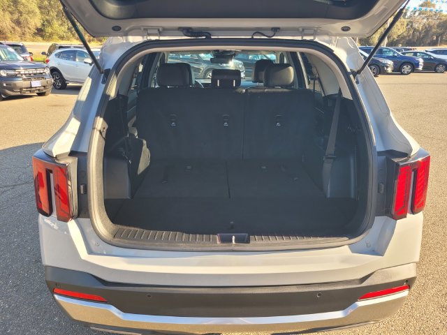 Used 2024 Kia Sorento S w/ Panoramic Sunroof Package FWD image 8